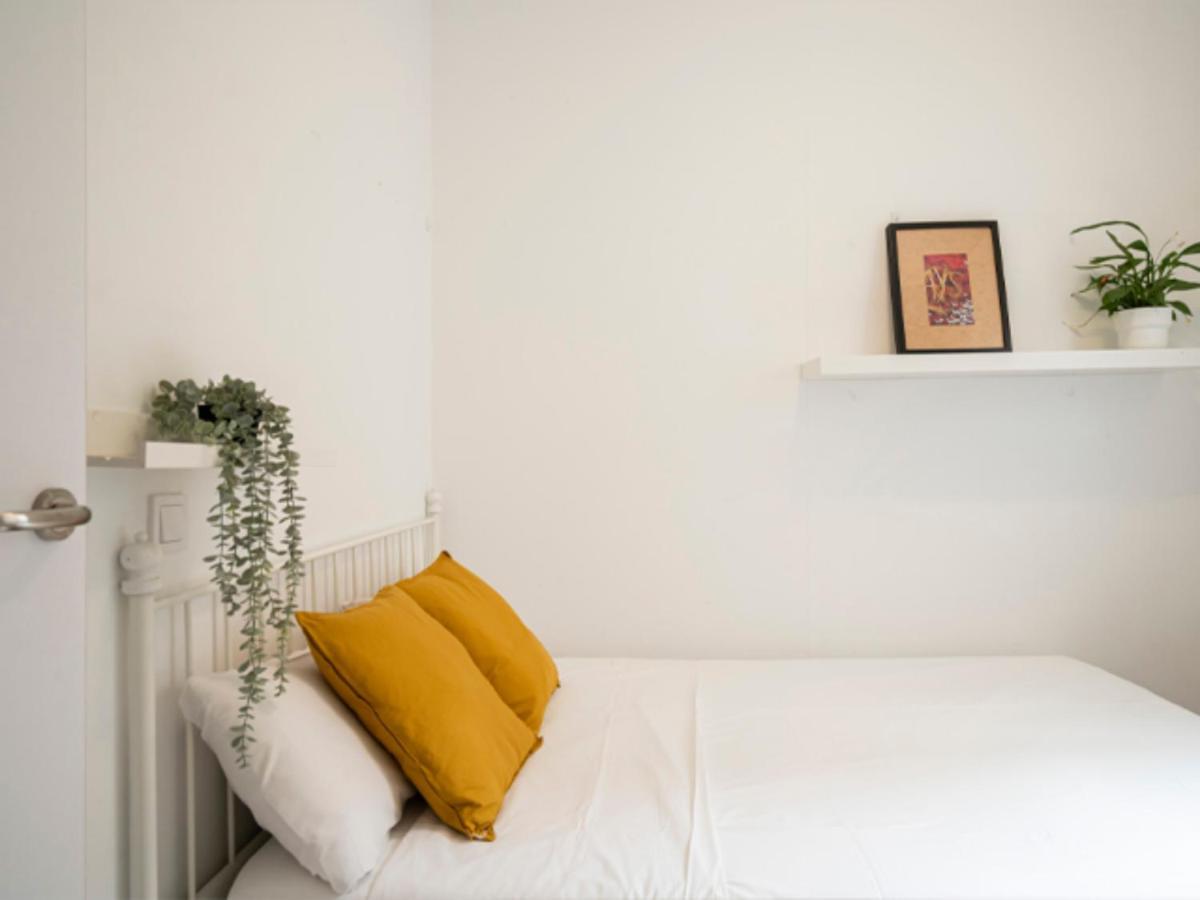 2 Bedroom Flat In La Latina-Carn Madrid Exterior foto